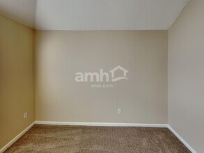 1943 Wages Way S in Jacksonville, FL - Foto de edificio - Building Photo