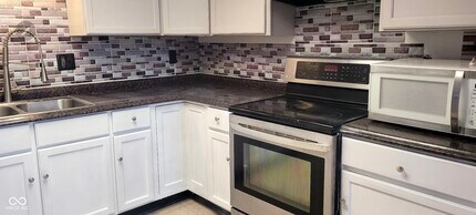 10169 Penrith Dr in Indianapolis, IN - Building Photo - Building Photo