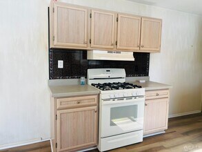 151 Fountain Ave in Piscataway, NJ - Building Photo - Building Photo