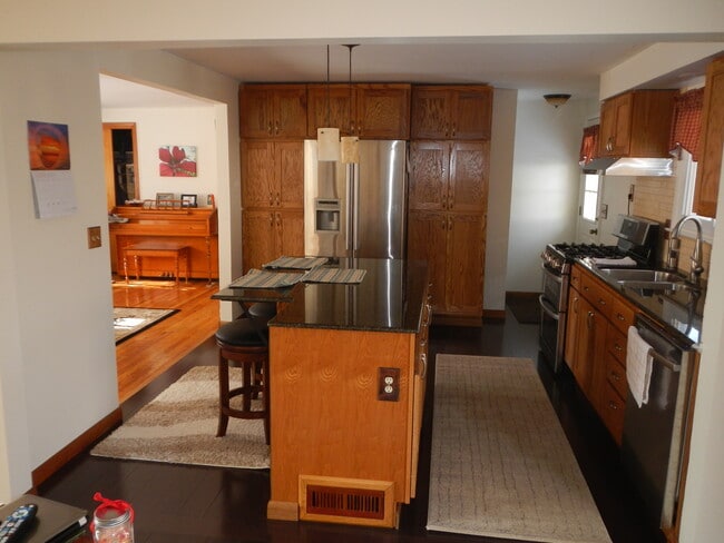 130 Brookview Ln in Liverpool, NY - Building Photo - Building Photo