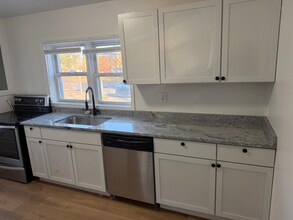 1665 Elaine Rd in Columbus, OH - Building Photo - Building Photo