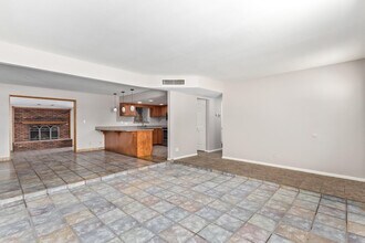 1918 E Palmcroft Dr in Tempe, AZ - Building Photo - Building Photo