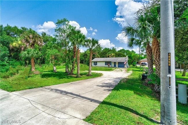 551 Golden Gate Blvd W in Naples, FL - Building Photo - Building Photo