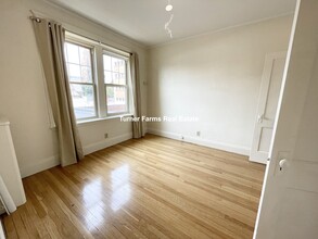 14 Alton Pl, Unit 3 in Brookline, MA - Building Photo - Building Photo