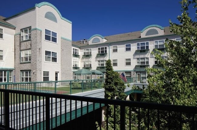 11939 NE Davis St in Portland, OR - Building Photo - Building Photo