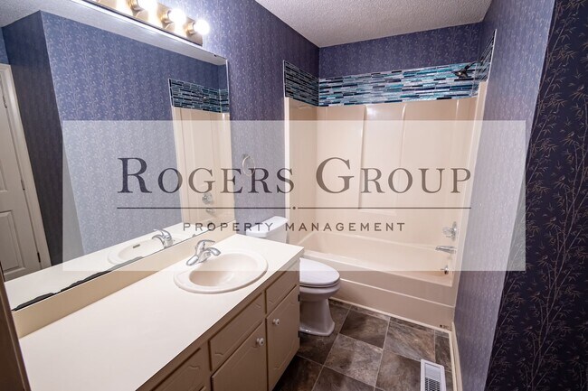 1310 Oakridge Ave in Henderson, NC - Building Photo - Building Photo