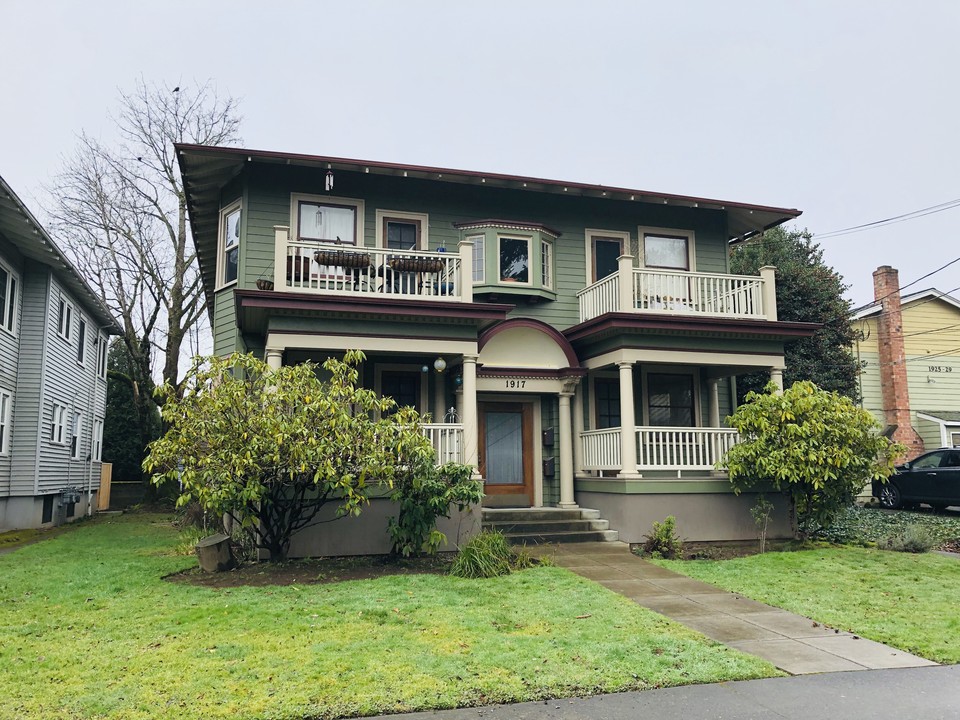 Irvington 4-plex in Portland, OR - Building Photo