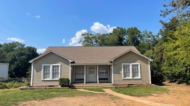 property at 2021 Center Rd