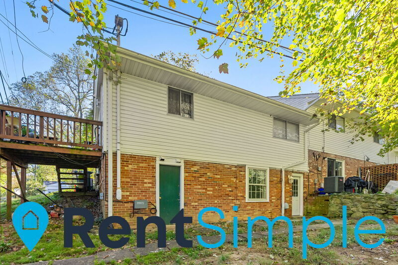 226 Maple St in Middleburg, VA - Building Photo