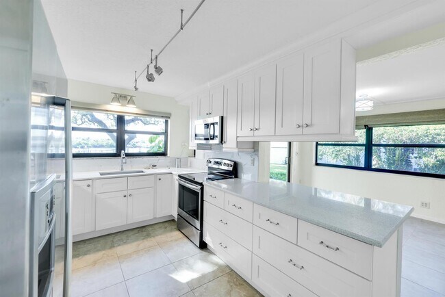 property at 374 Golfview Rd