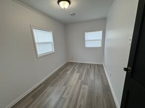 2009 State St in Cedar Falls, IA - Building Photo - Building Photo