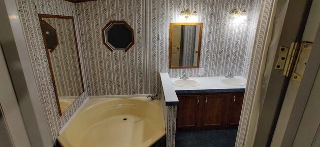 property at 21 Serena Dr