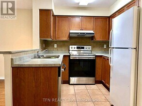 39 Oneida Crescent in Richmond Hill, ON - Building Photo - Building Photo