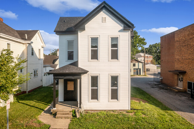 818 E Elm St, Unit #4