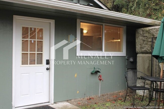 property at 15533 Sunny Cove Dr SE