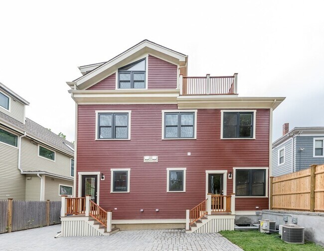 47 Wallace St, Unit 2 in Somerville, MA - Building Photo - Building Photo