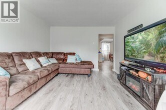 241 Neilson Ave in Waterloo, ON - Building Photo - Building Photo