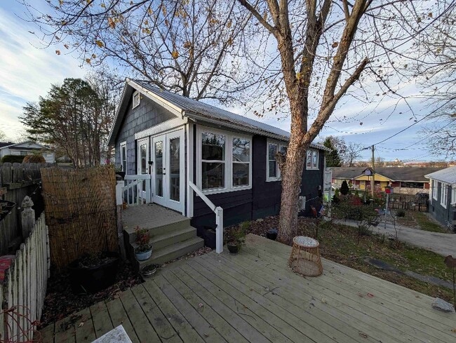 property at 306 Davis St