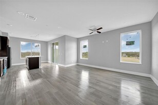 1100 Hwy 90 W in Sealy, TX - Building Photo