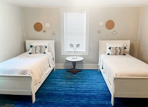 222 Columbus Dr in Savannah, GA - Foto de edificio - Building Photo