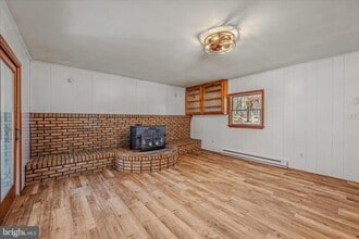 438 Gloyd Ln in Great Cacapon, WV - Building Photo - Building Photo