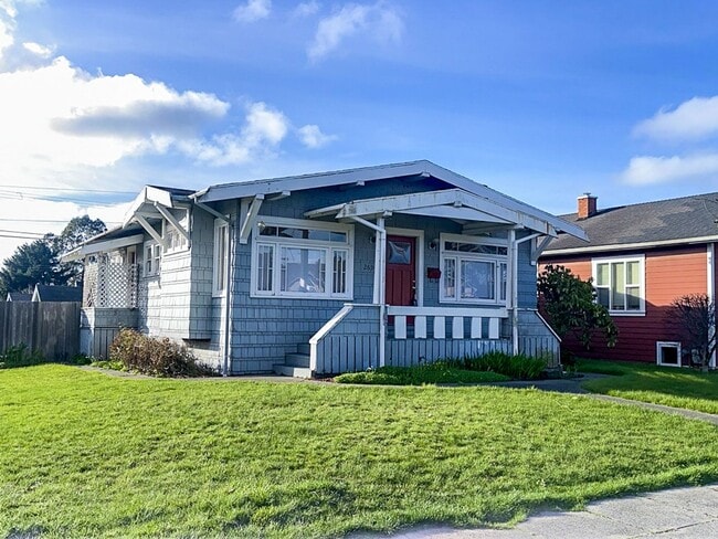 property at 2634 G St