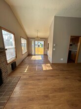 7040 SW 100th Terrace in Beaverton, OR - Building Photo - Building Photo