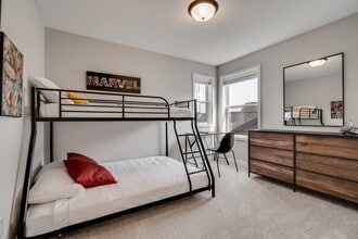 Canvas at St. Croix in Woodbury, MN - Building Photo - Building Photo