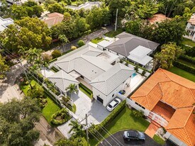 1600 Micanopy Ave in Miami, FL - Building Photo