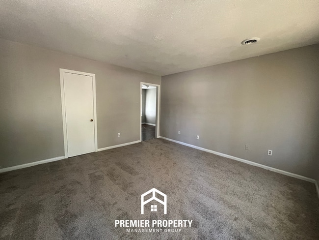 3373 Elk Point Dr in Memphis, TN - Building Photo - Building Photo