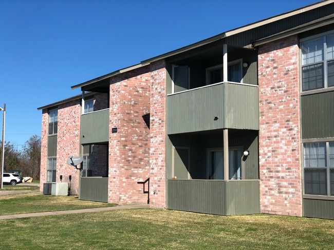 Cottonwood Apartments in Edna, TX - Foto de edificio - Building Photo