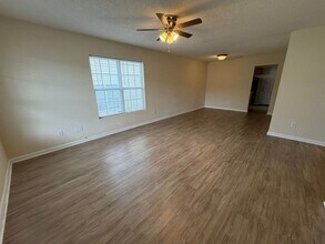 1048 Cherry Meadow Ln in Rock Hill, SC - Foto de edificio - Building Photo