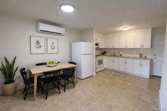 110 Jericho Tpke in Mineola, NY - Building Photo - Building Photo