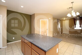 105 N 87th Ave in Tolleson, AZ - Building Photo - Building Photo