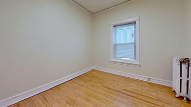 2537 N Farwell Ave in Milwaukee, WI - Foto de edificio - Building Photo