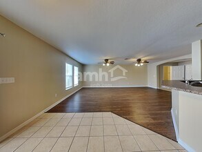 12012 Citrus Leaf Dr in Gibsonton, FL - Building Photo - Building Photo