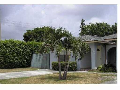 233 Pine Terrace, Unit A in West Palm Beach, FL - Foto de edificio