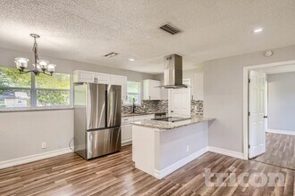 1103 Willow Ave in Sanford, FL - Building Photo - Building Photo