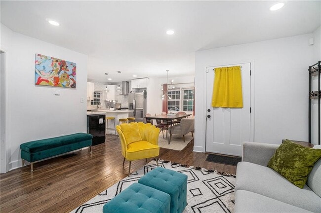 property at 2708 Oldknow Dr NW