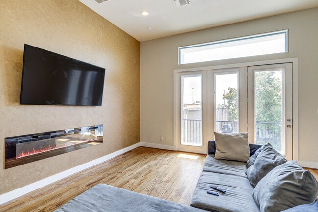 property at 1613 Bonner St