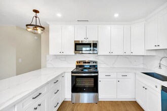 299 Tangelo St in Los Banos, CA - Building Photo - Building Photo