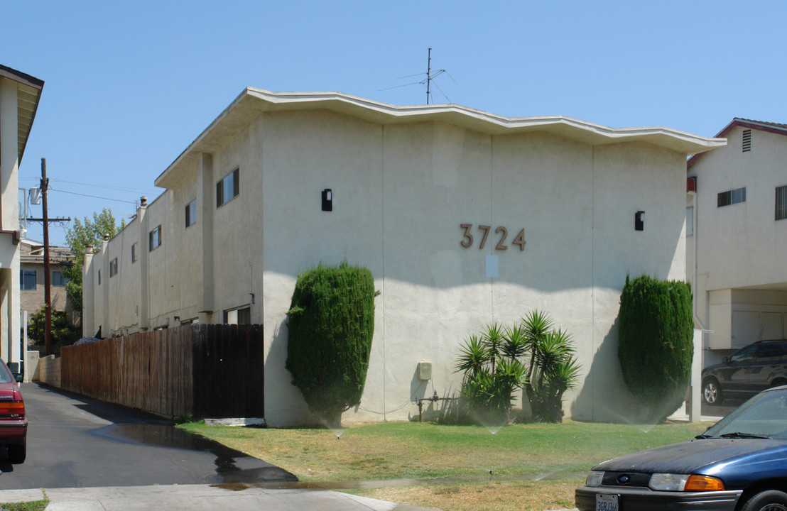 3724 Westwood Blvd in Los Angeles, CA - Building Photo