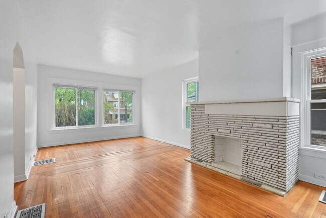 6656-6656 Woodwell St