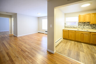 Lafayette Park Apartments in Hawthorne, NJ - Building Photo - Building Photo