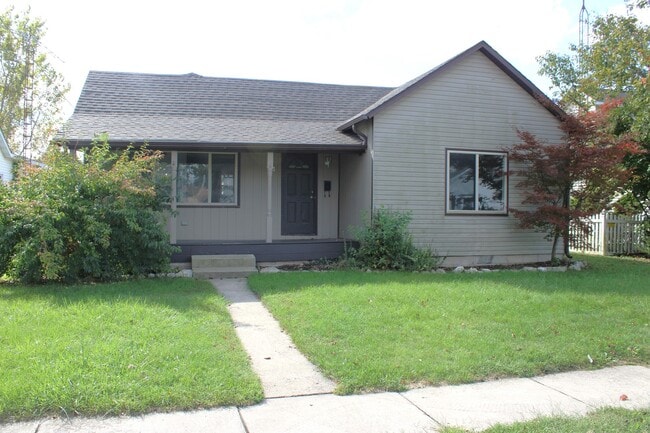 property at 135 E Chestnut St