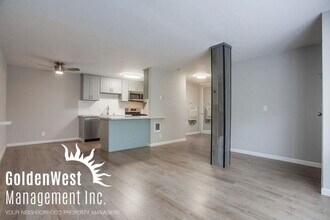 13754 Mango Dr in Del Mar, CA - Building Photo - Building Photo
