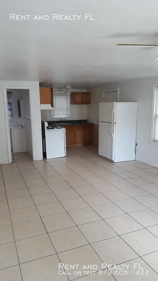 827 Paris Ave S-Unit -B in St. Petersburg, FL - Building Photo - Building Photo