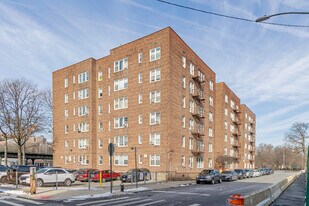 180 Van Cortlandt Park S in Bronx, NY - Building Photo