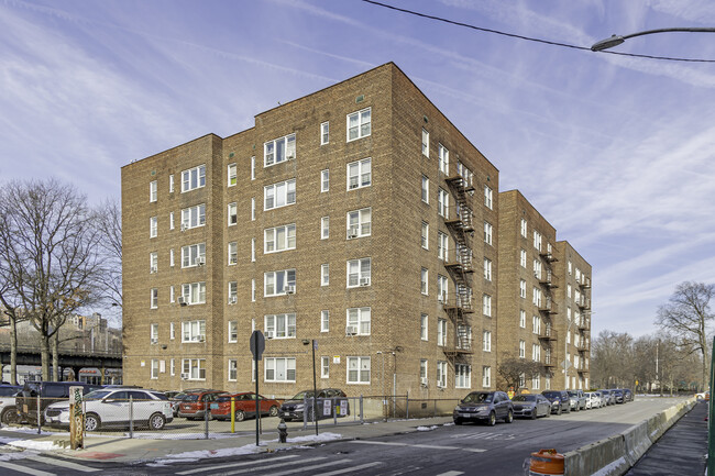 180 Van Cortlandt Park S in Bronx, NY - Building Photo - Primary Photo