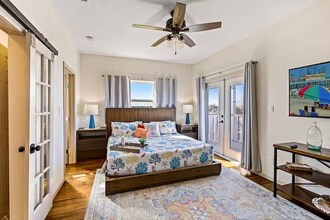 14204 Miramar Dr in Galveston, TX - Building Photo - Building Photo